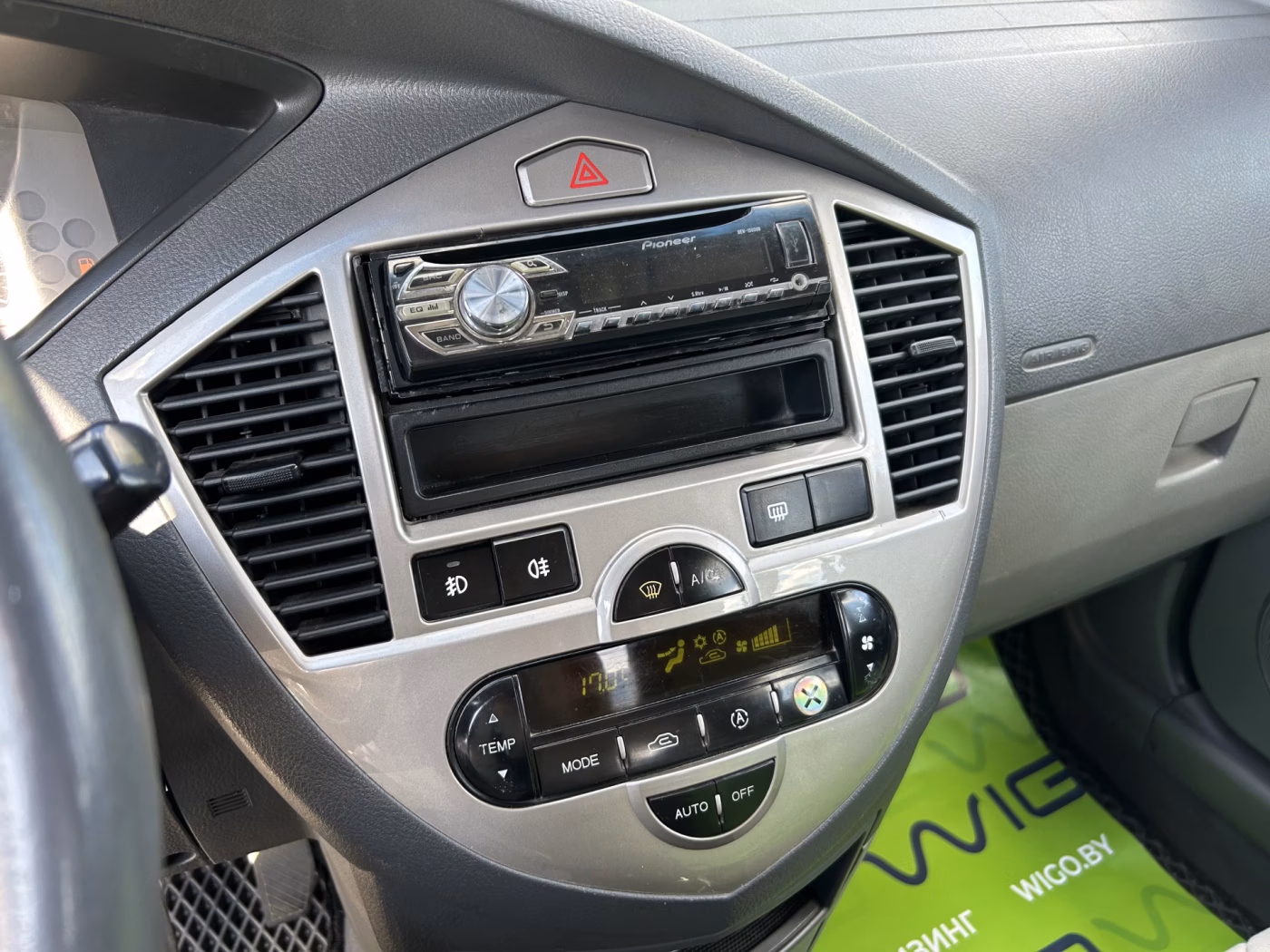 Kia Carens фото 16