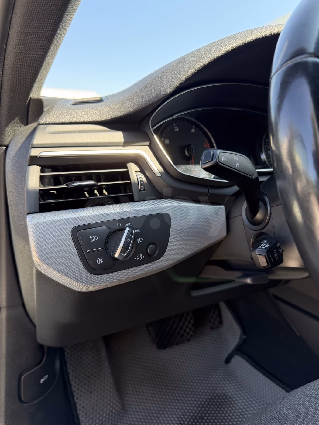 Audi A4 фото 12