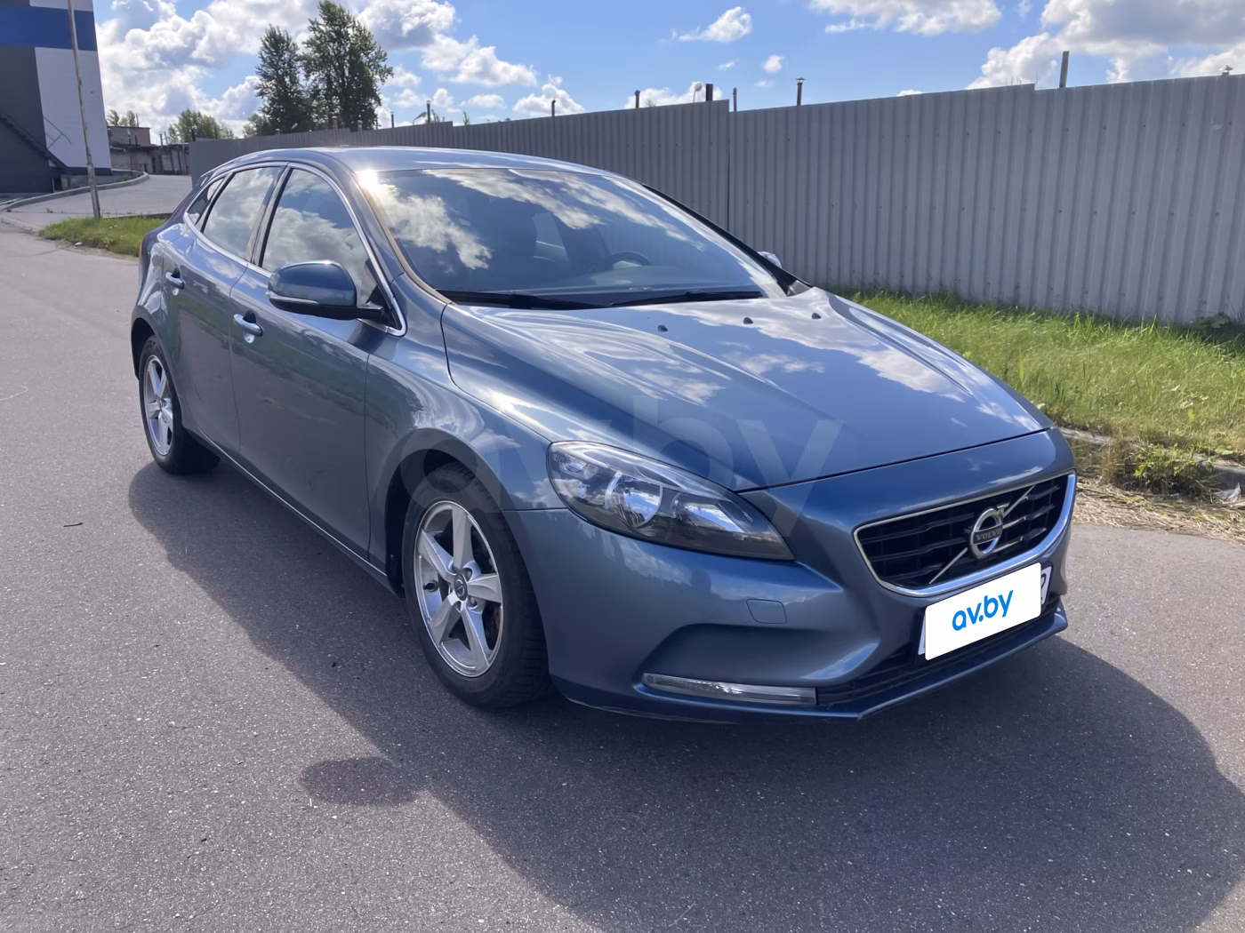 Volvo V40 фото 3