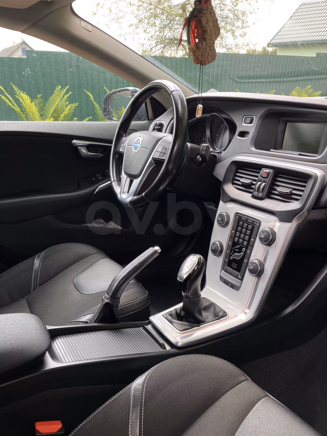 Volvo V40 фото 7