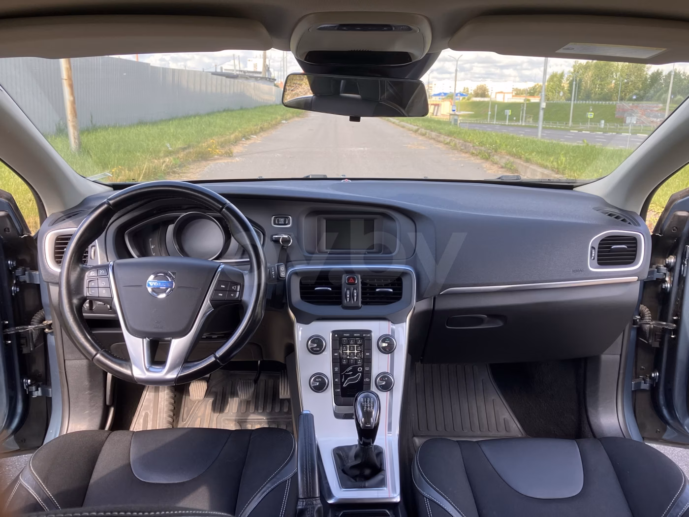 Volvo V40 фото 8