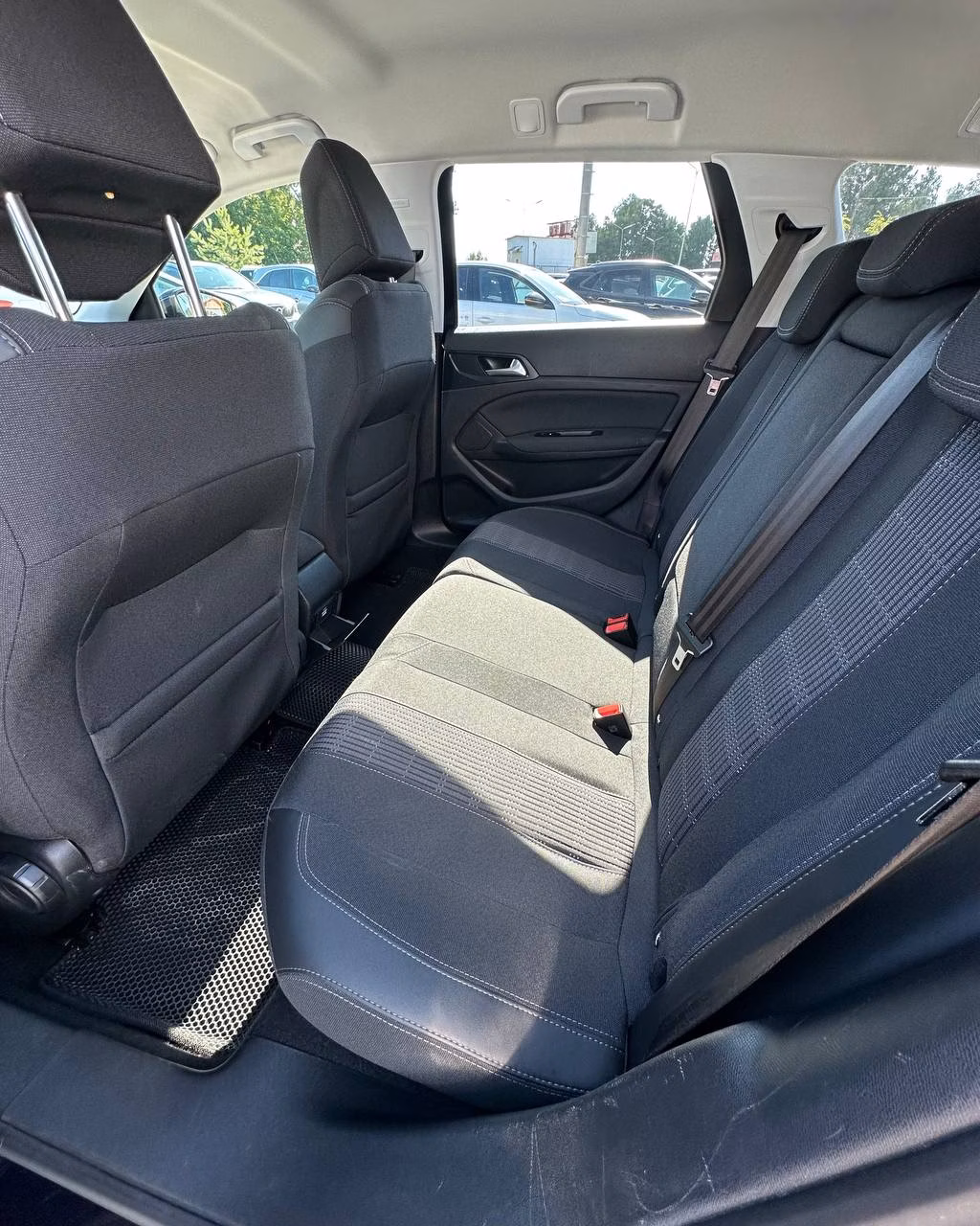 Peugeot 308 фото 11
