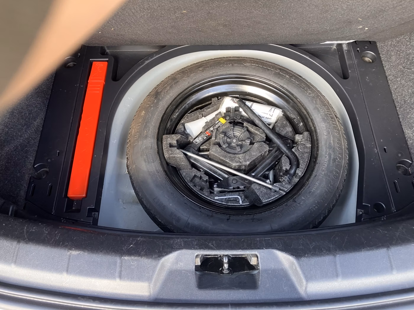 Volvo V40 фото 12