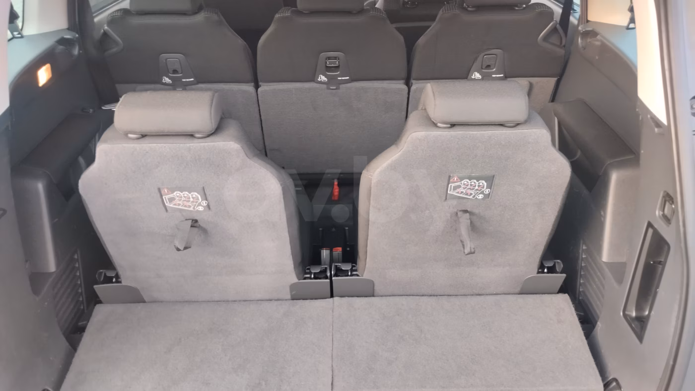 Peugeot 5008 фото 10