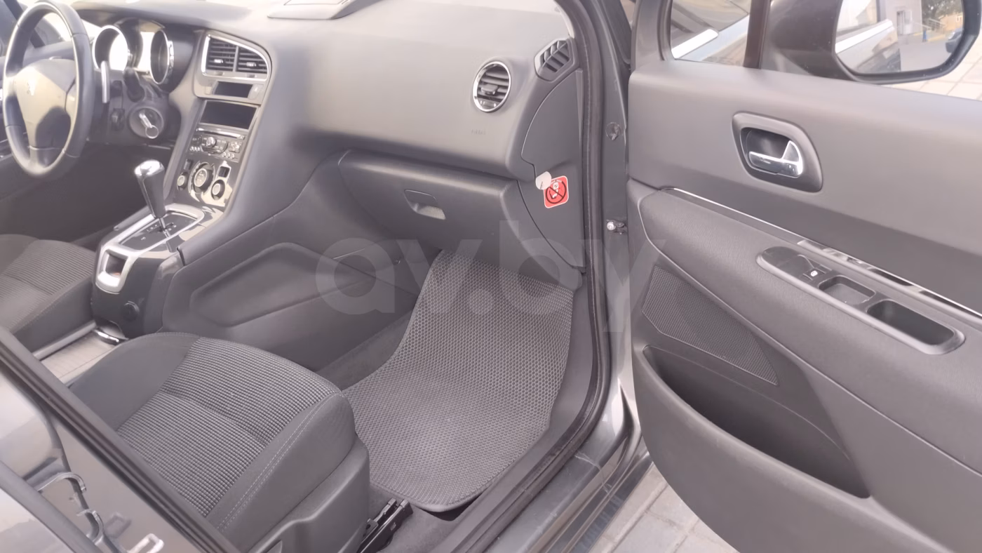 Peugeot 5008 фото 6