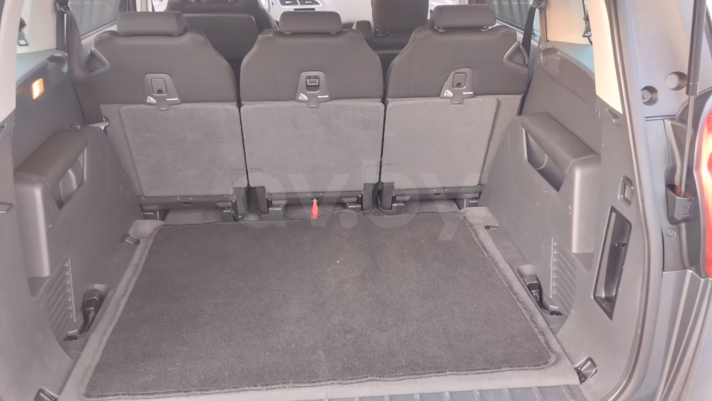 Peugeot 5008 фото 9