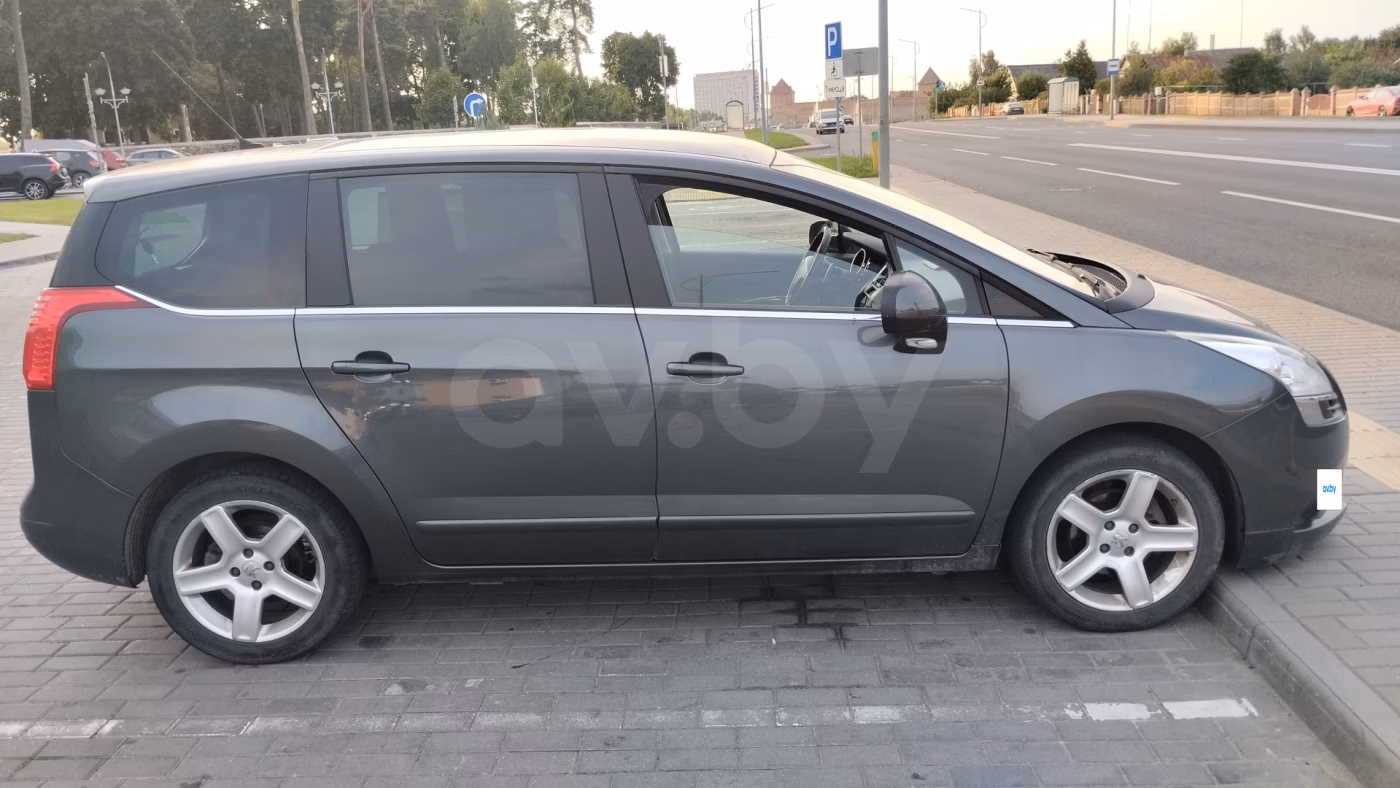 Peugeot 5008