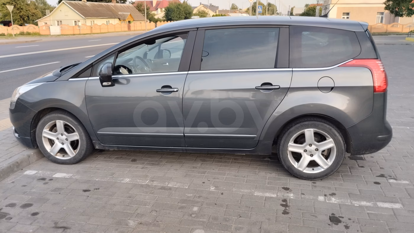 Peugeot 5008 фото 2