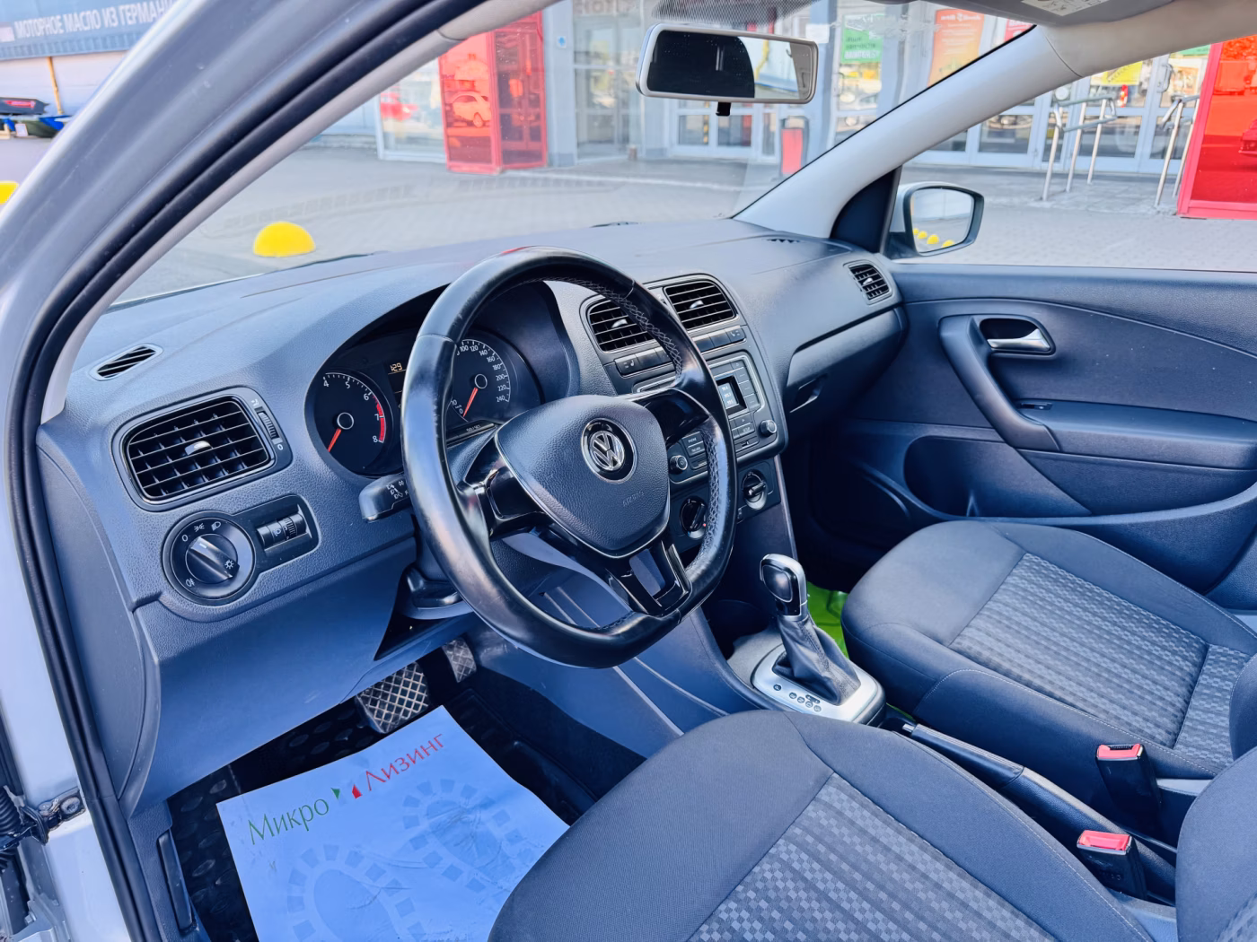 Volkswagen Polo Sedan фото 6