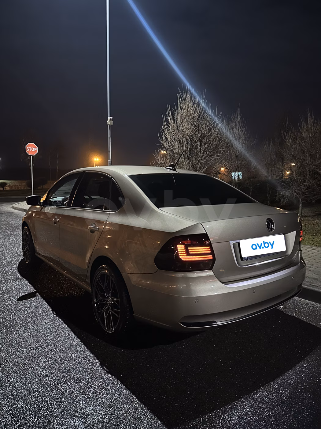 Volkswagen Polo Sedan фото 2