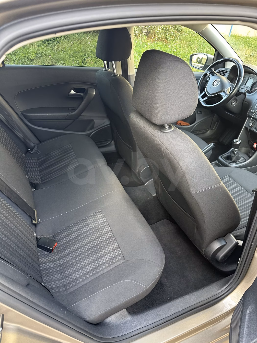 Volkswagen Polo Sedan фото 4