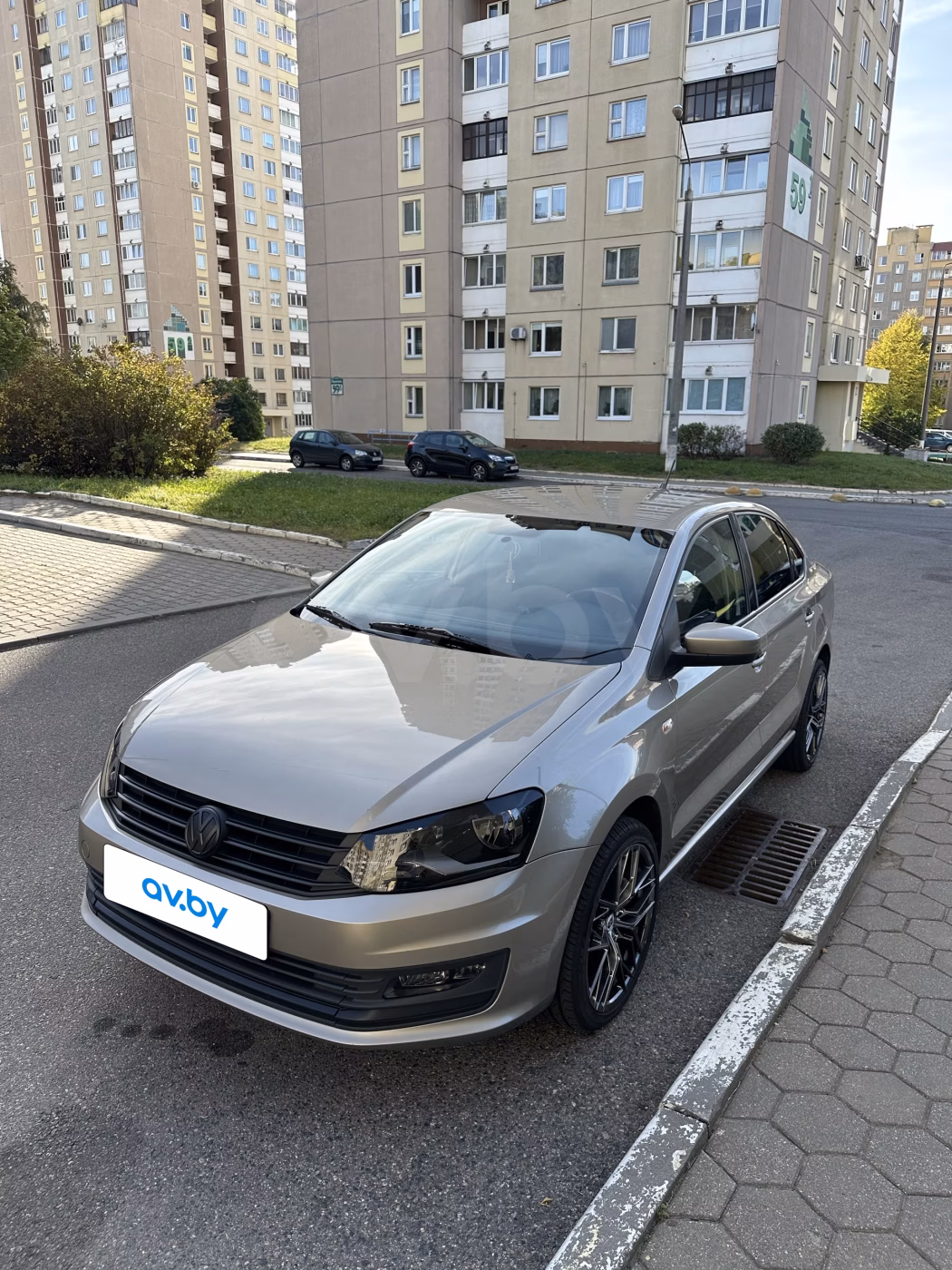 Volkswagen Polo Sedan фото 7