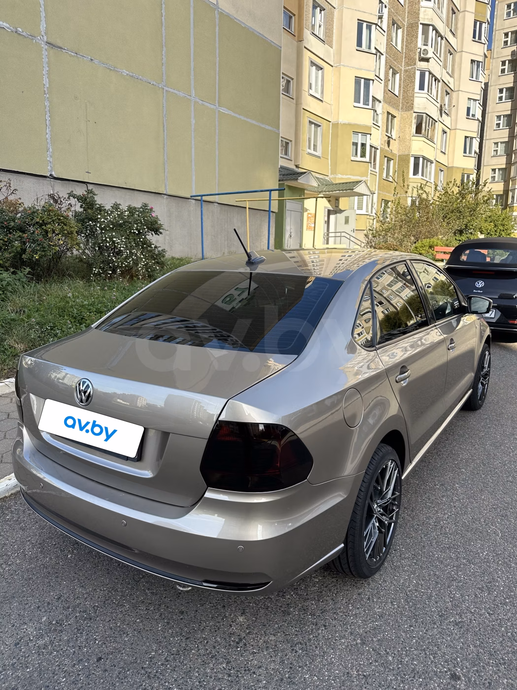 Volkswagen Polo Sedan фото 8