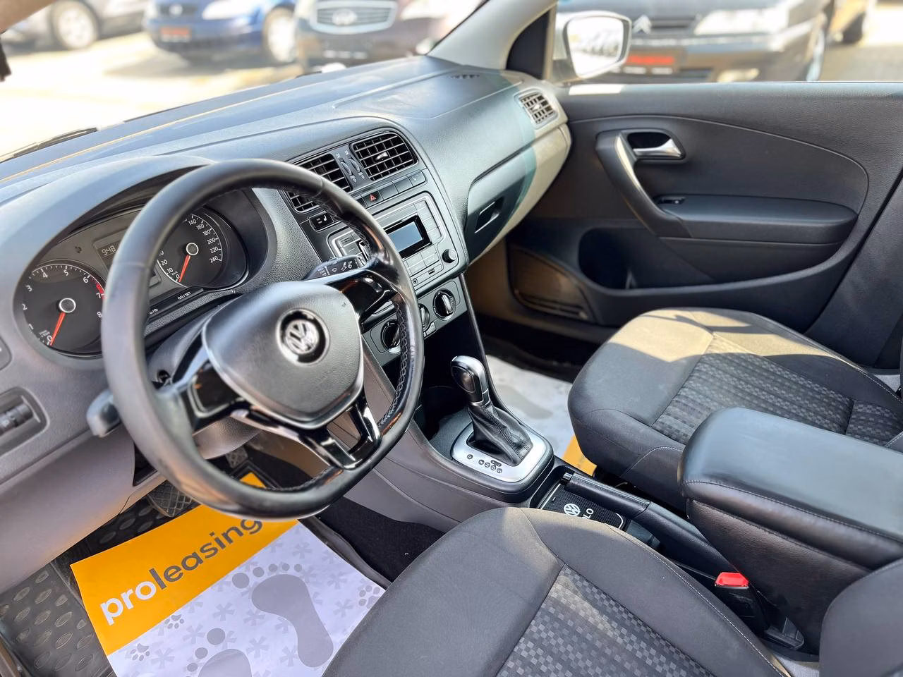 Volkswagen Polo Sedan фото 11