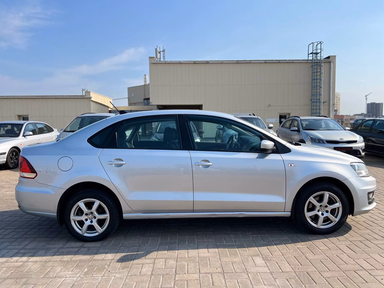 Volkswagen Polo Sedan фото 5