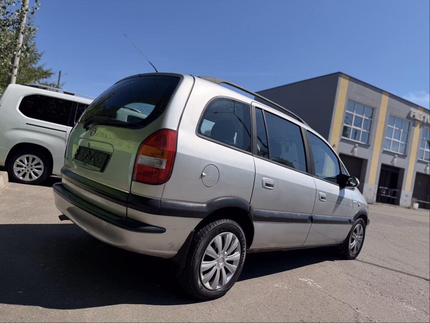 Opel Zafira фото 7