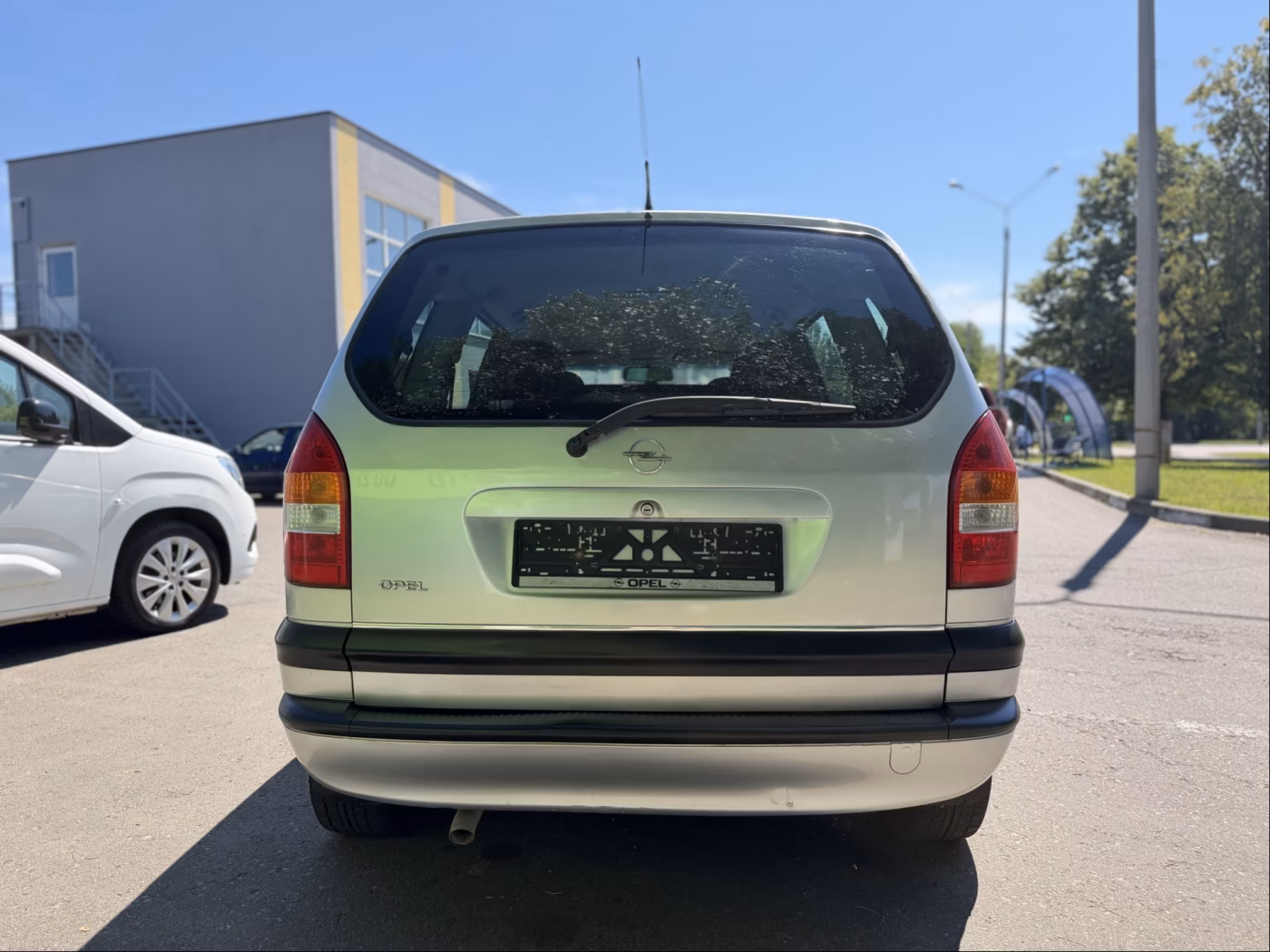 Opel Zafira фото 8