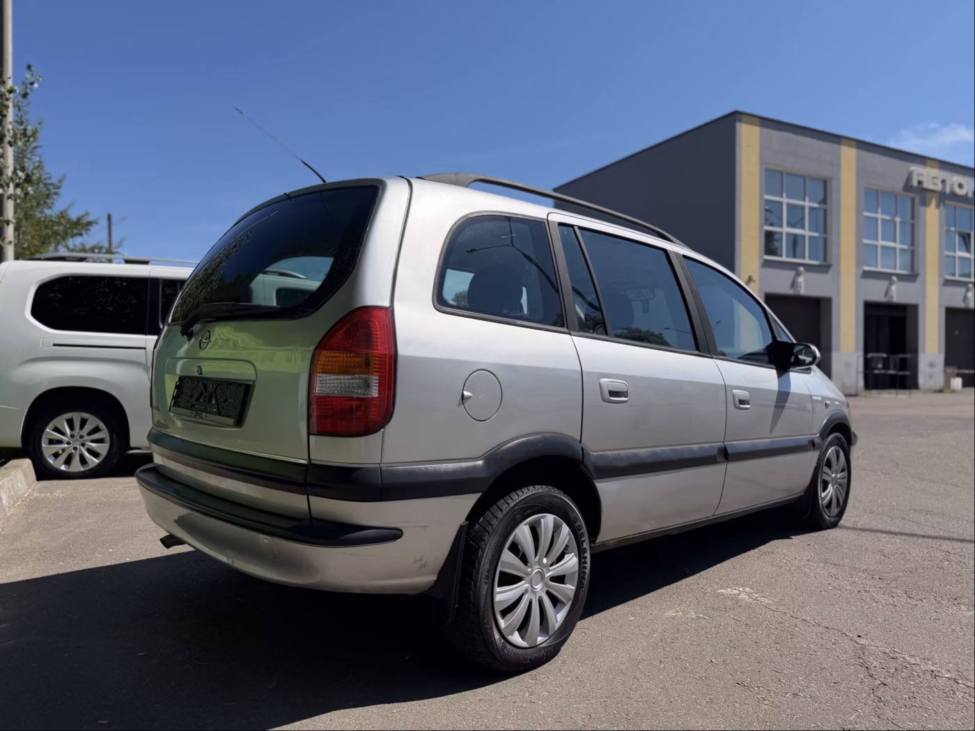 Opel Zafira фото 6