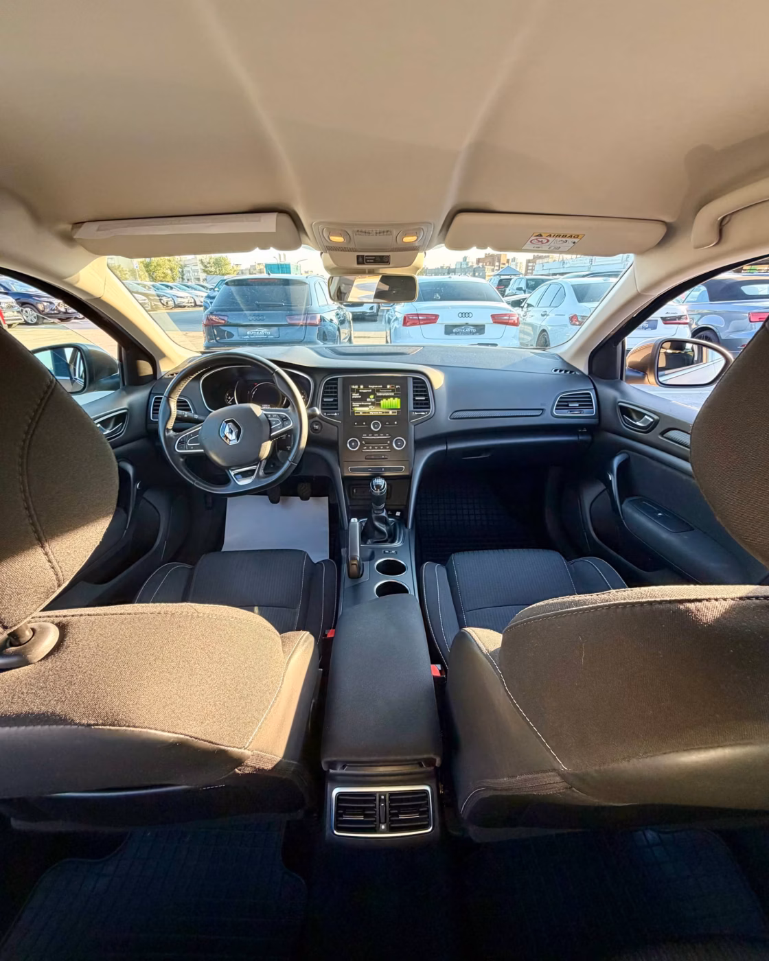 Renault Megane фото 7
