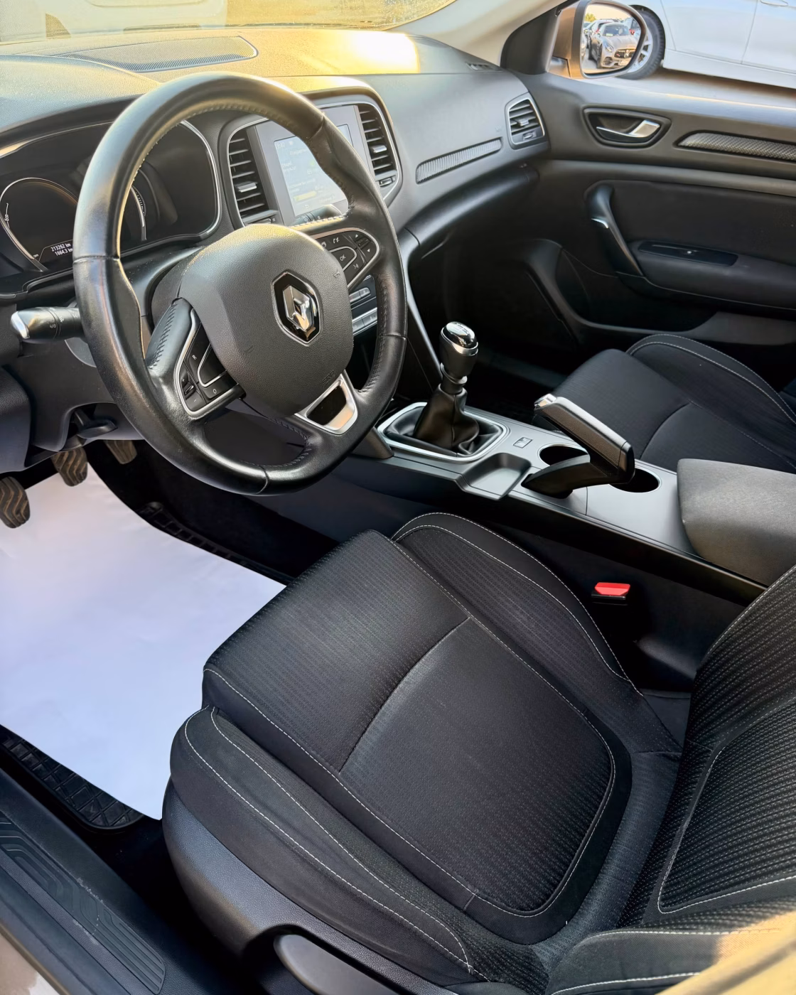 Renault Megane фото 8