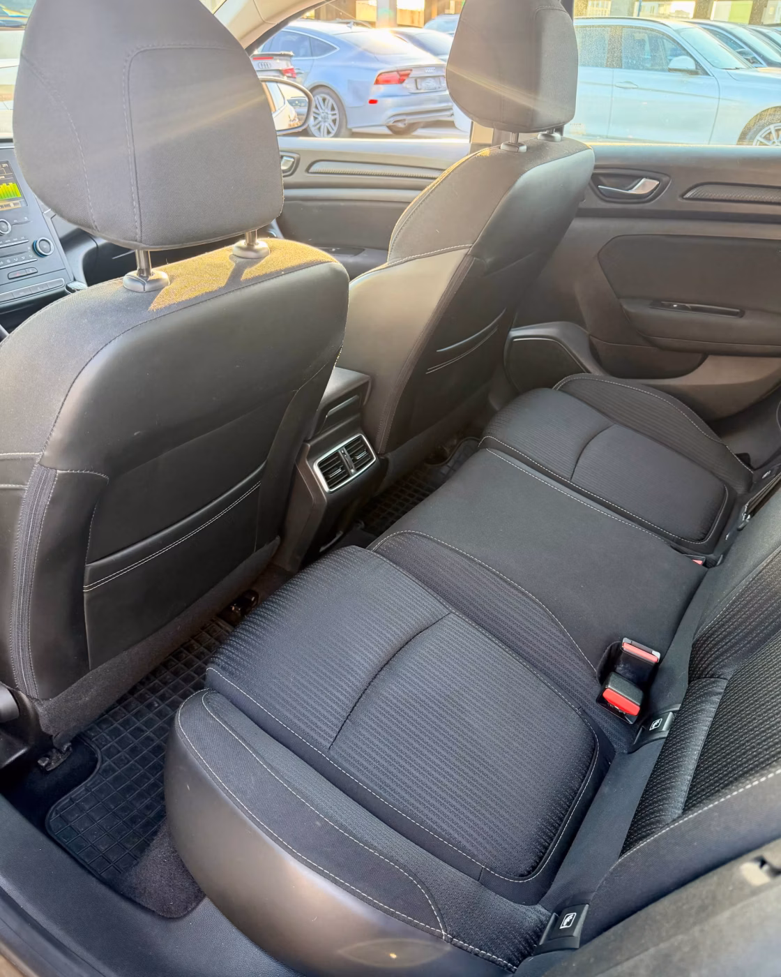 Renault Megane фото 9