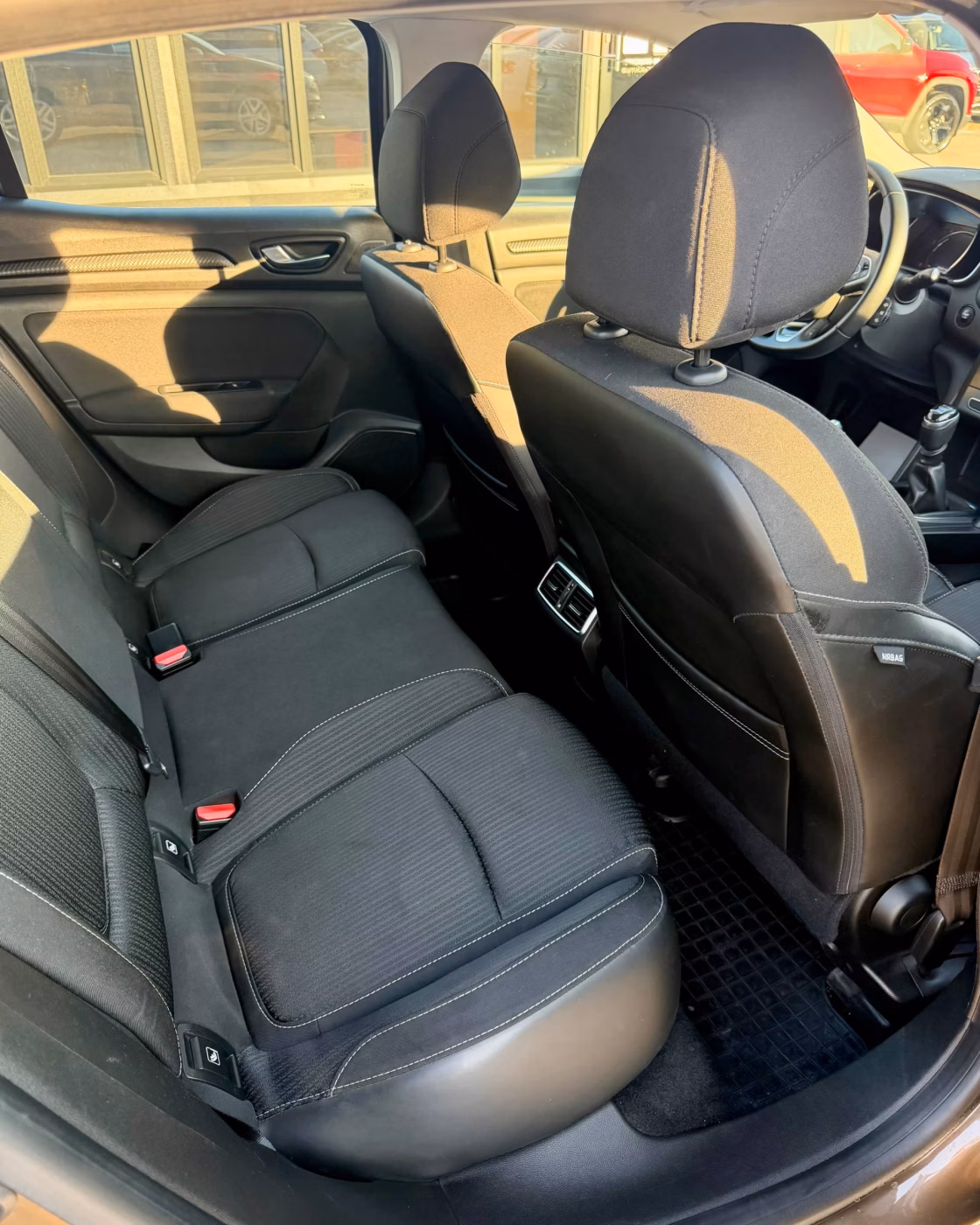 Renault Megane фото 11