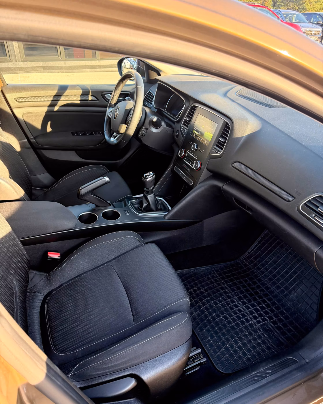 Renault Megane фото 12