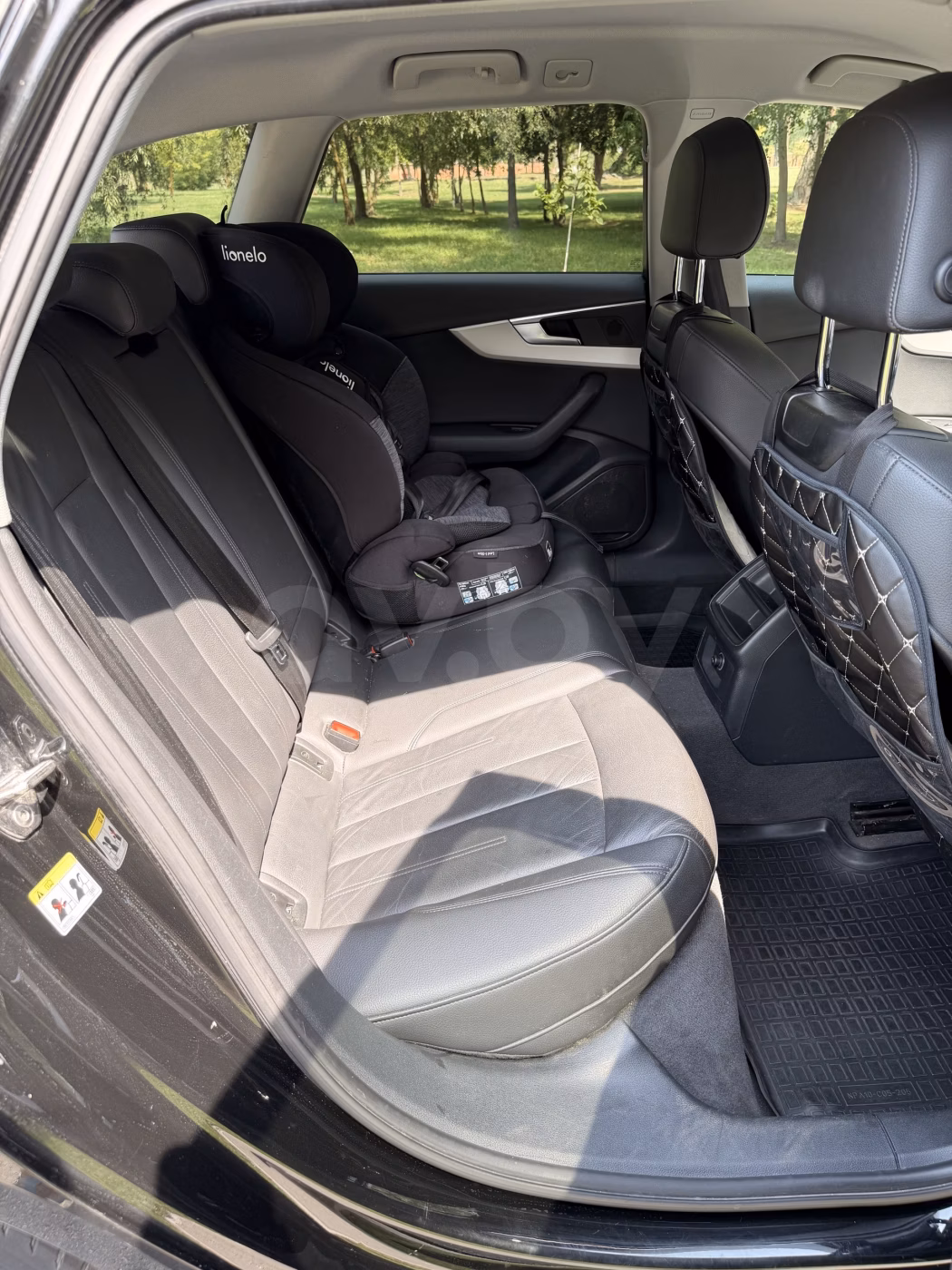 Audi A4 фото 8