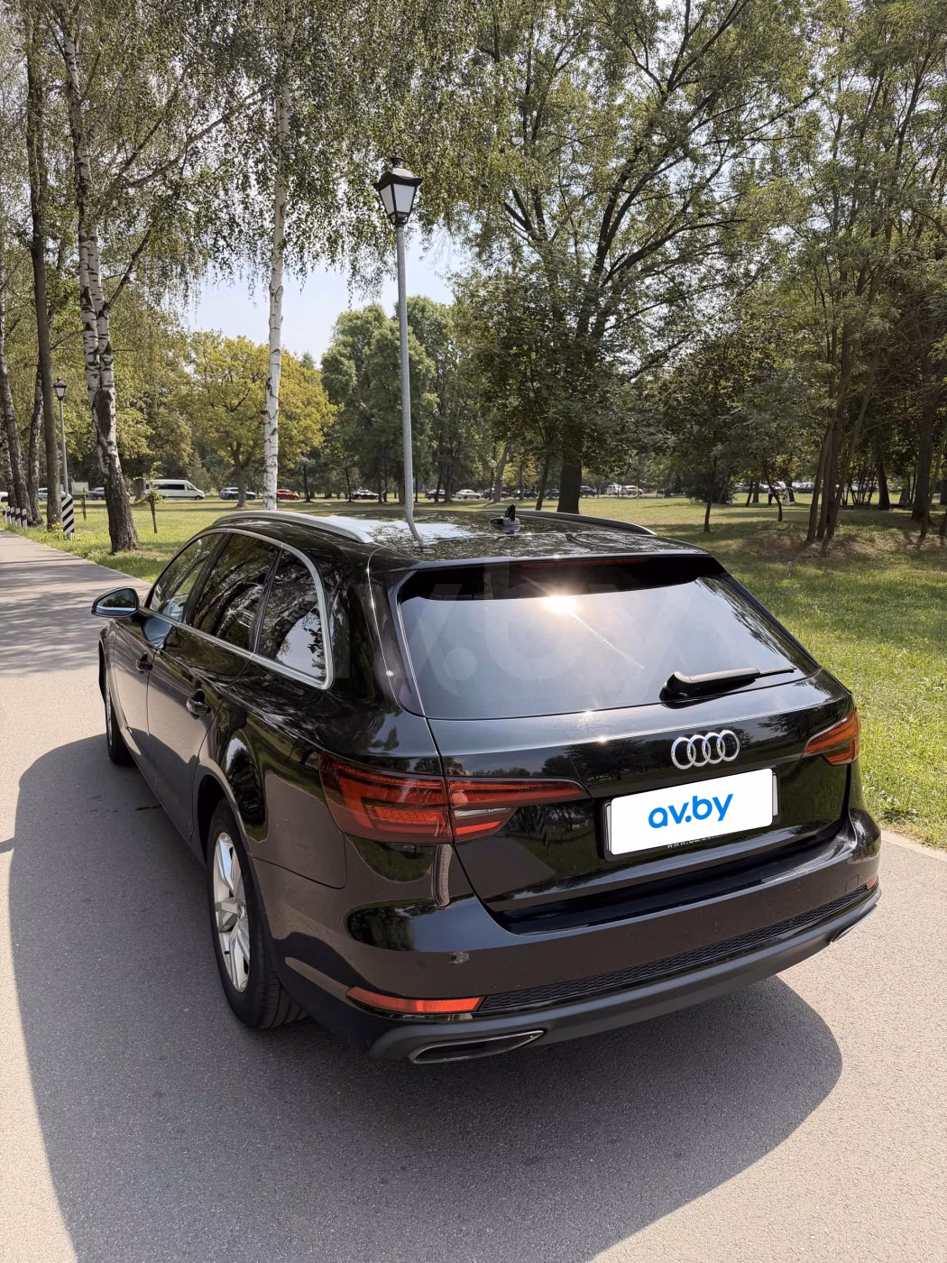 Audi A4 фото 10