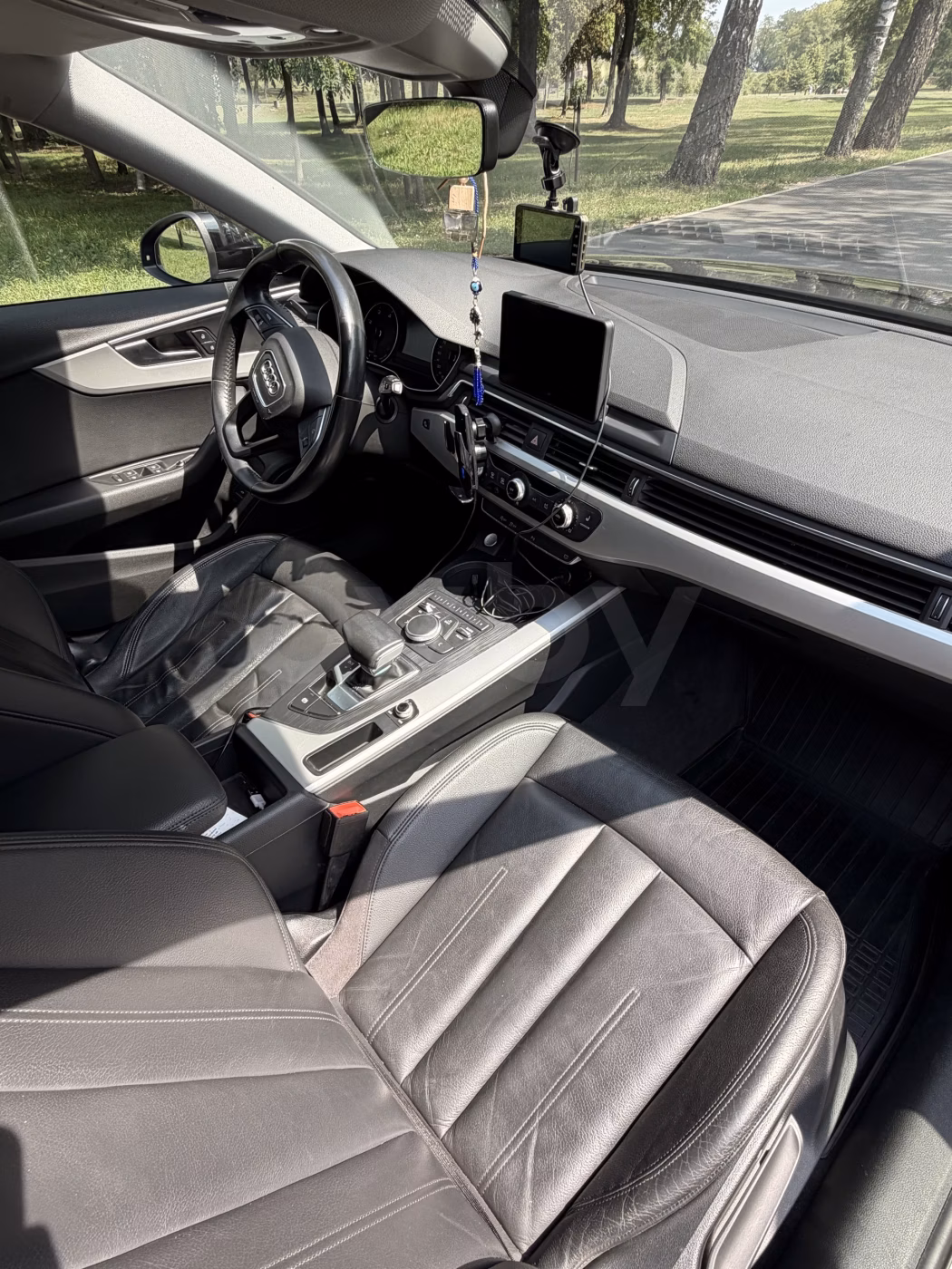 Audi A4 фото 9