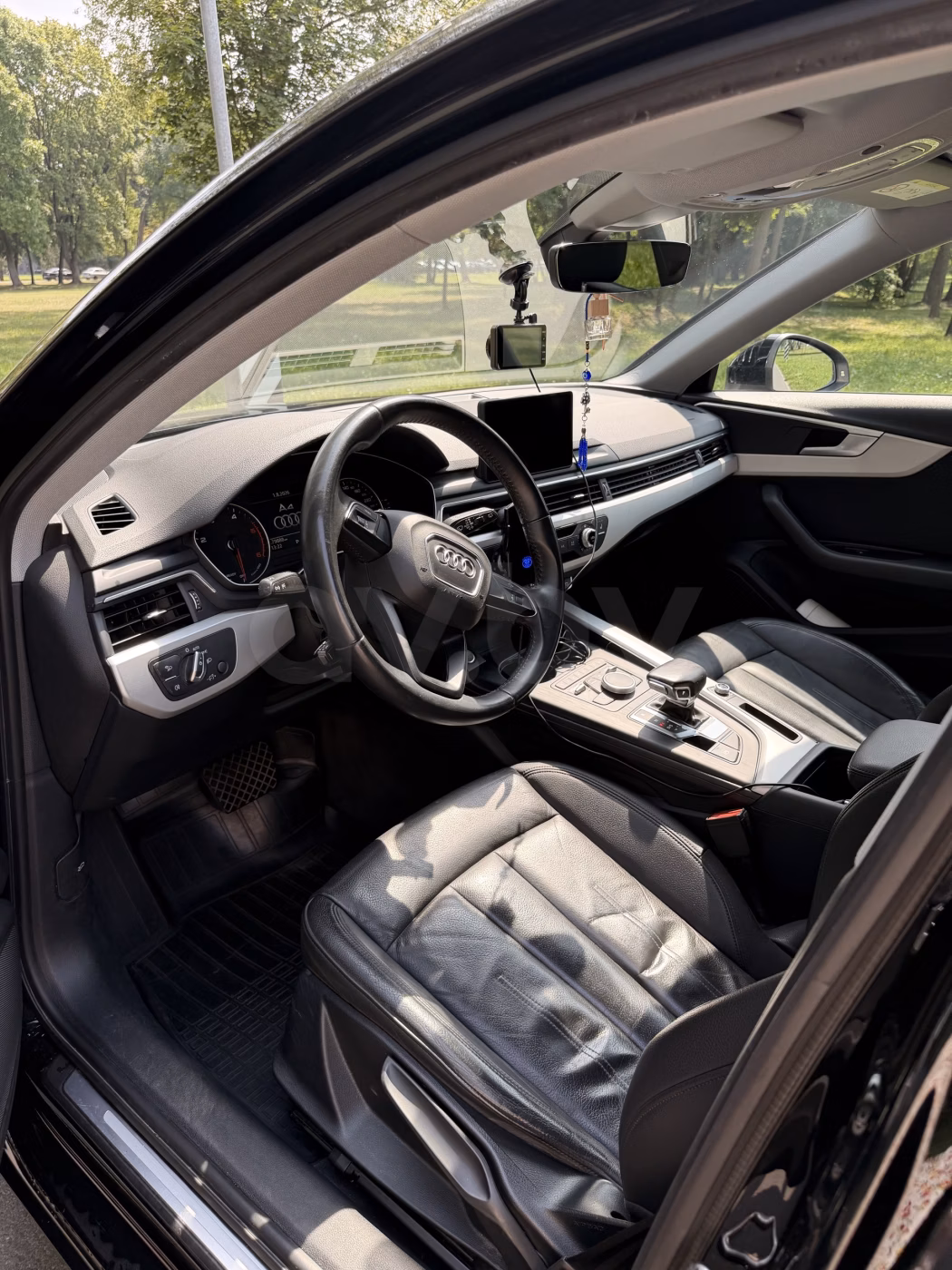 Audi A4 фото 12
