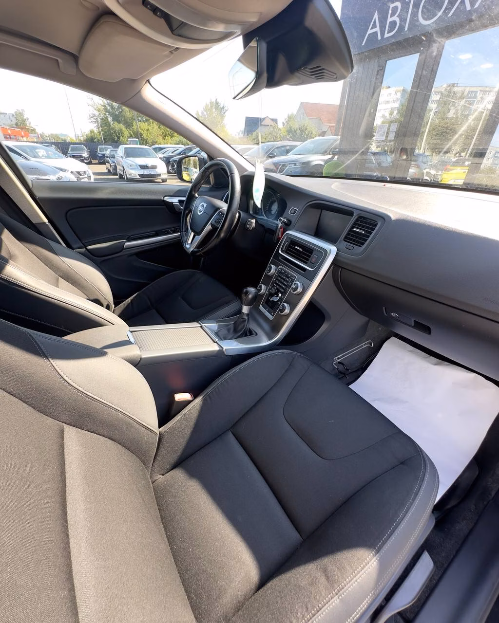 Volvo V60 фото 9