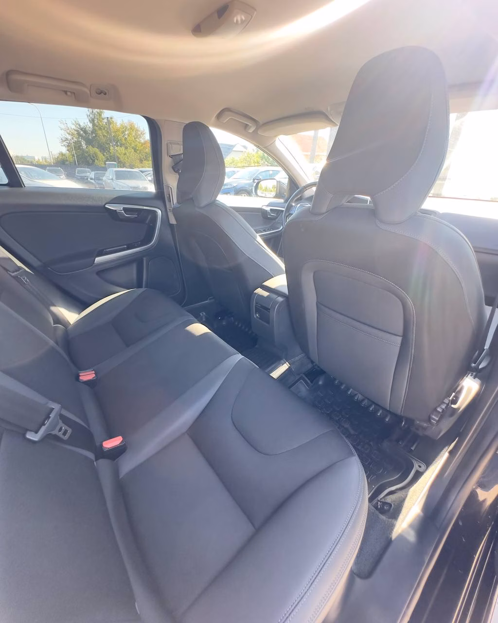 Volvo V60 фото 10
