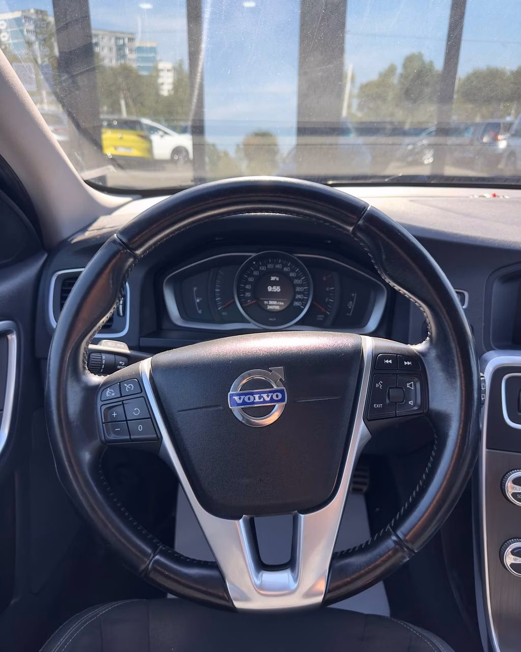 Volvo V60 фото 17