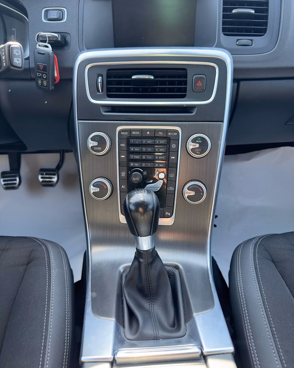 Volvo V60 фото 18