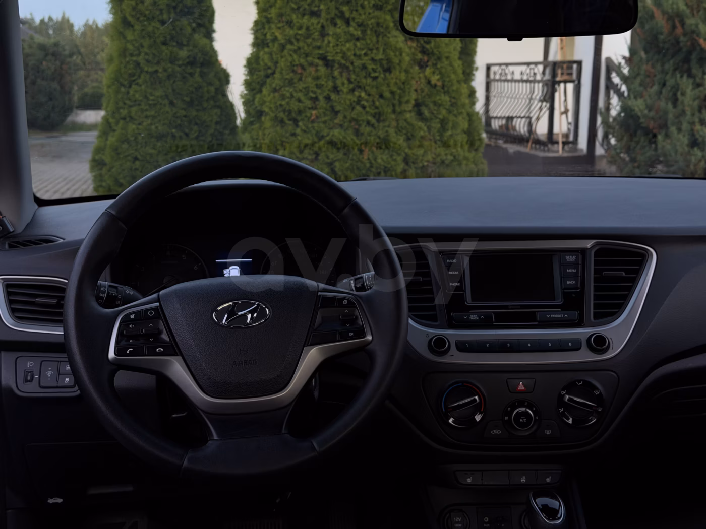 Hyundai Accent фото 5