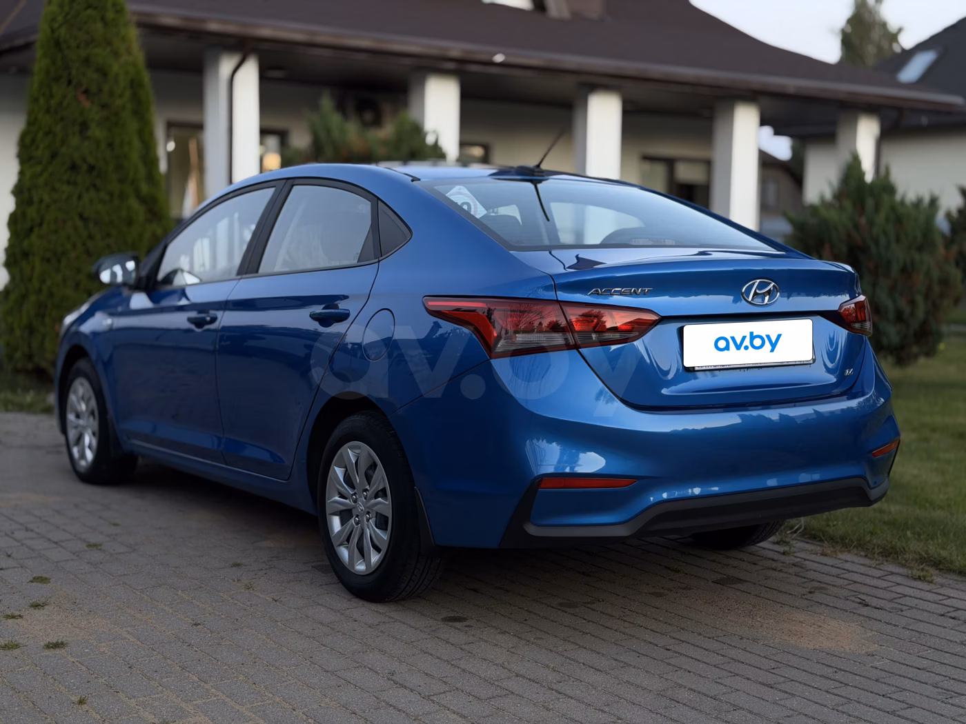 Hyundai Accent фото 3