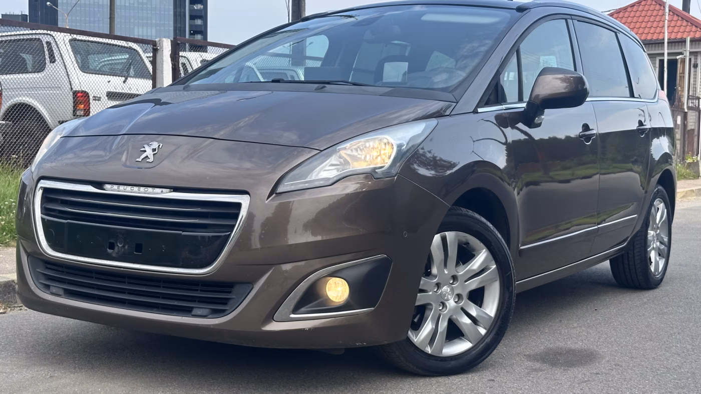 Peugeot 5008 фото 5