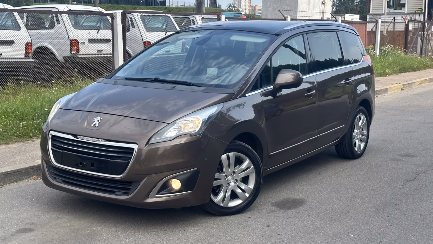 Peugeot 5008 фото 2