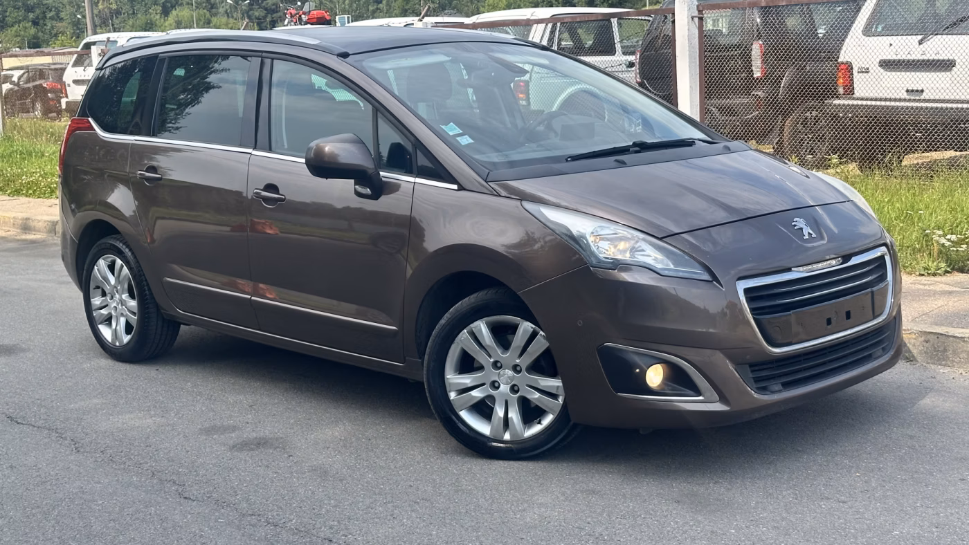Peugeot 5008 фото 8