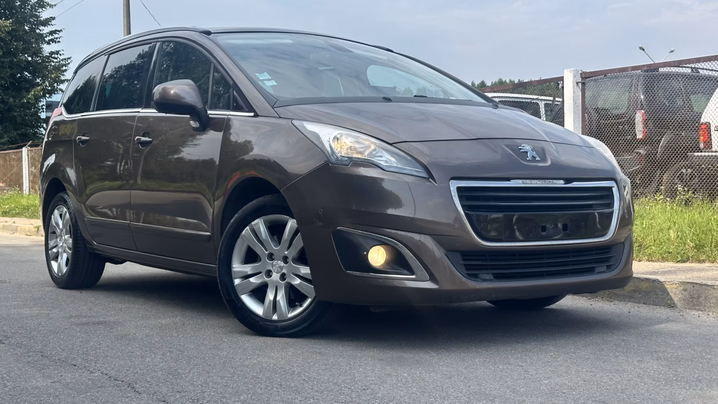 Peugeot 5008 фото 10