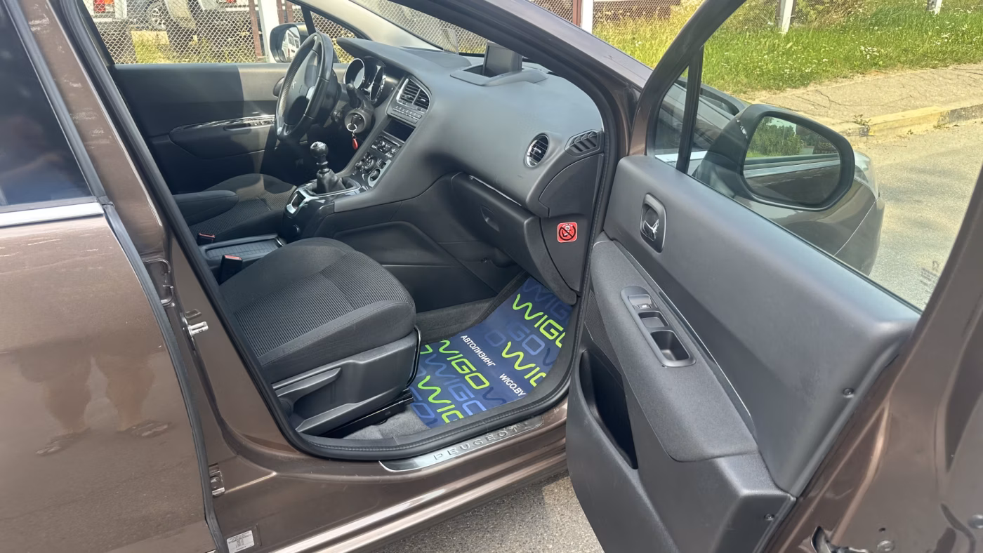 Peugeot 5008 фото 13