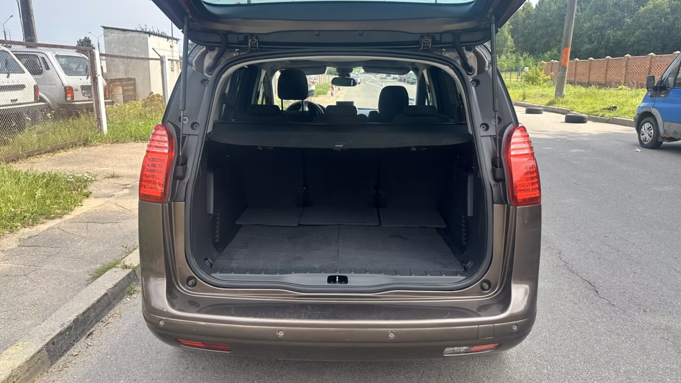Peugeot 5008 фото 15