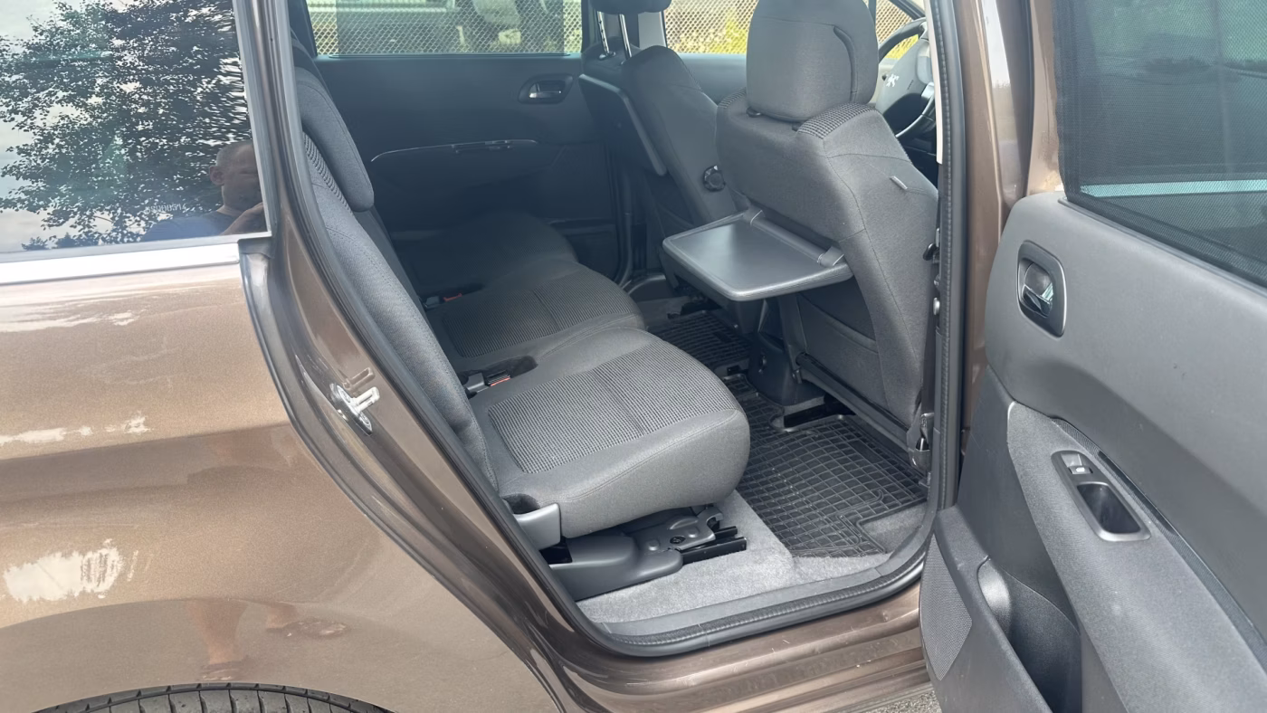 Peugeot 5008 фото 14
