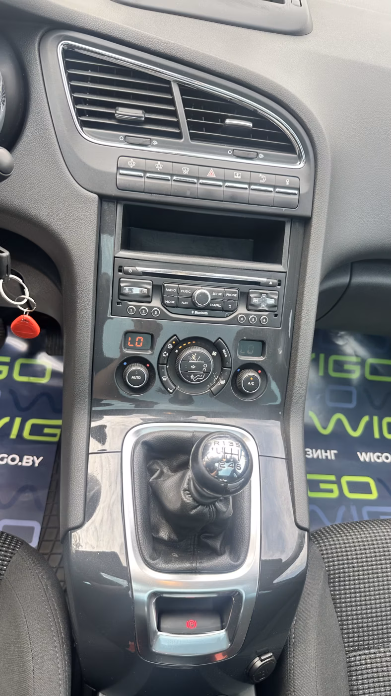 Peugeot 5008 фото 29