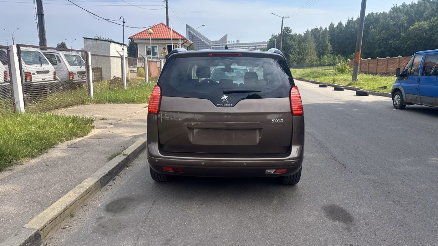 Peugeot 5008 фото 18