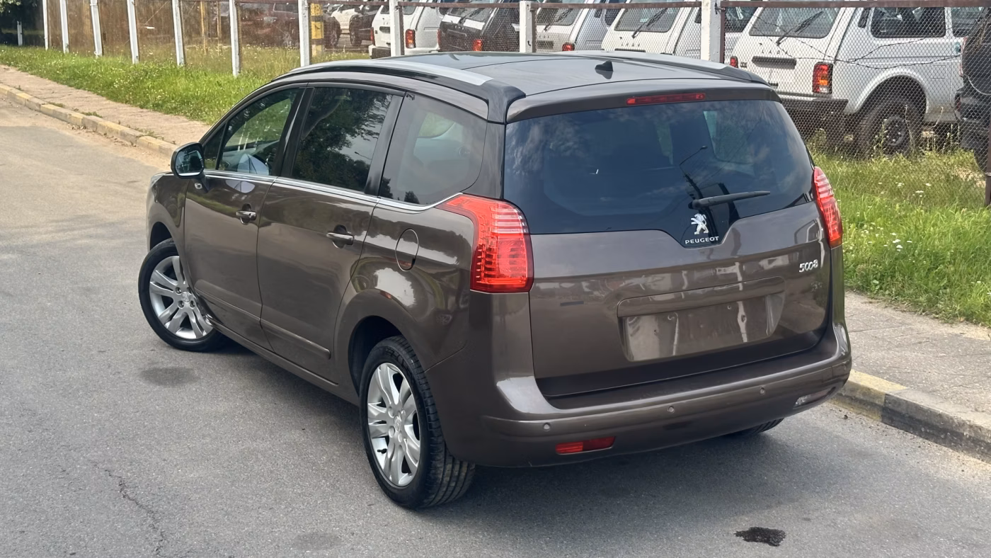 Peugeot 5008 фото 20