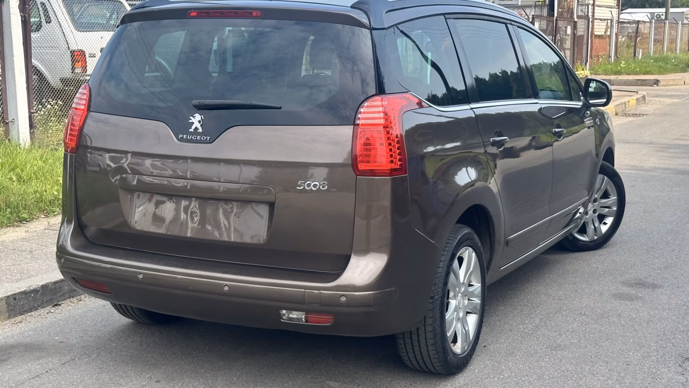 Peugeot 5008 фото 17