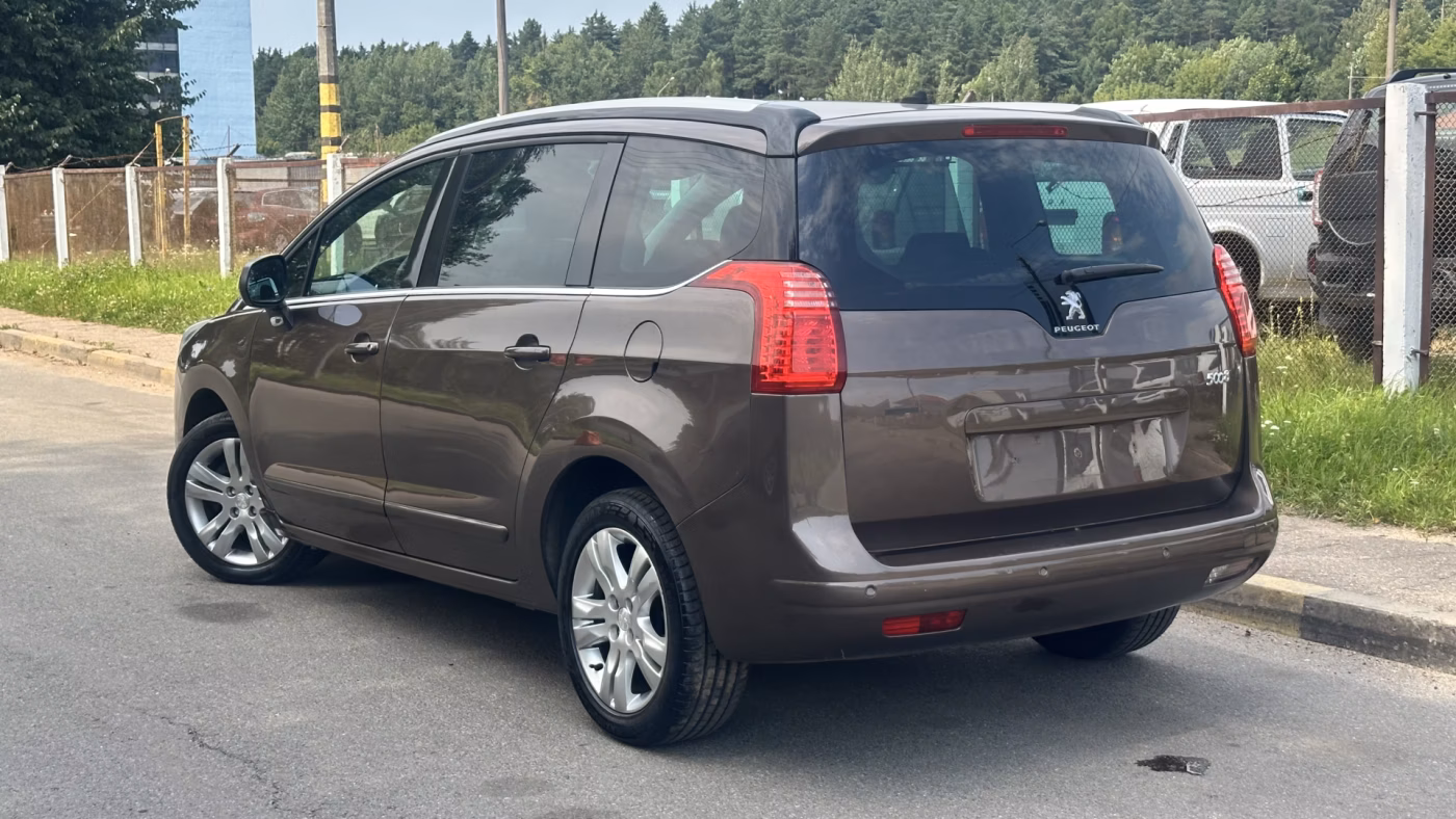Peugeot 5008 фото 23