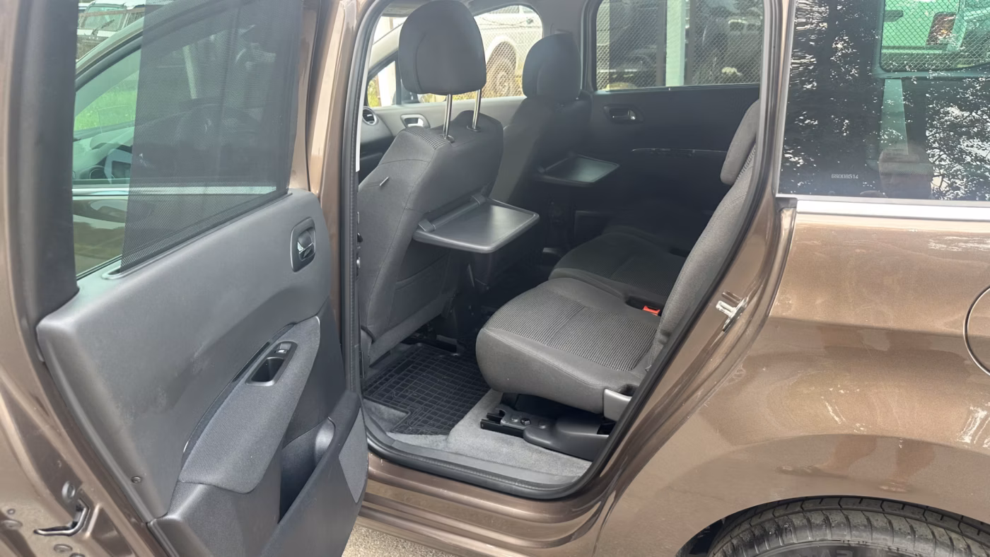 Peugeot 5008 фото 25